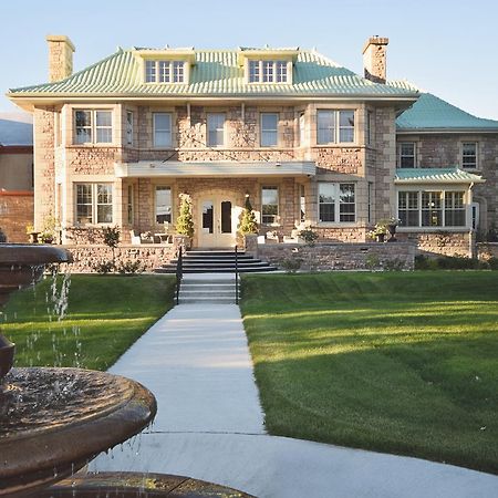 Готель Manoir Chamberland (Adults Only) Монтебелло Екстер'єр фото
