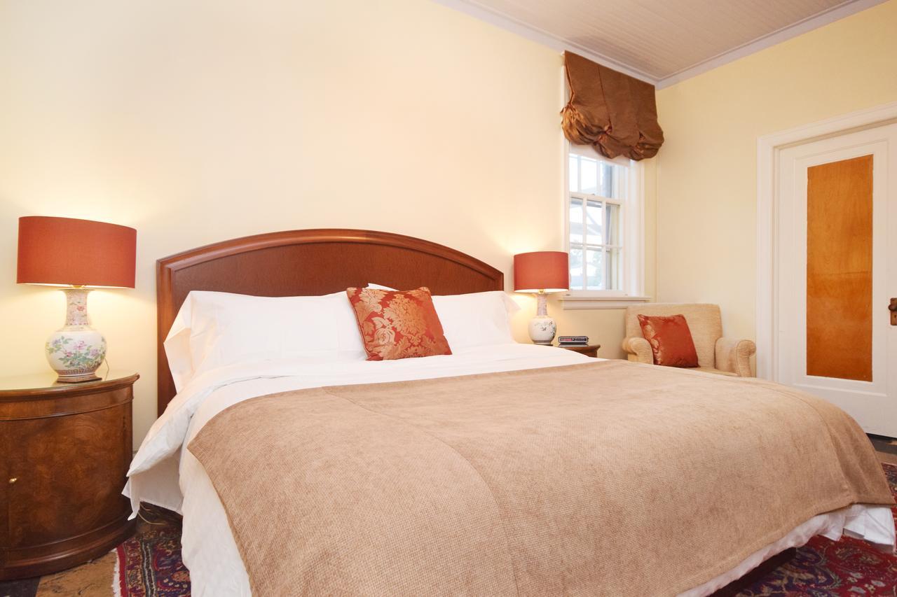 Готель Manoir Chamberland (Adults Only) Монтебелло Екстер'єр фото